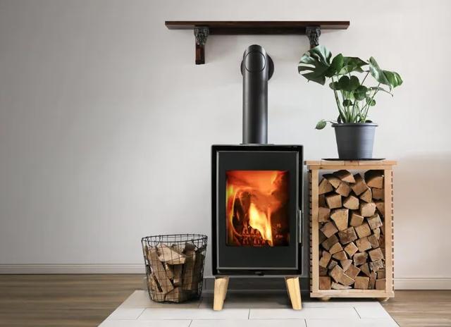Stufa a legna étanche - SUPRA Jacco pieds bois 4.8 kW